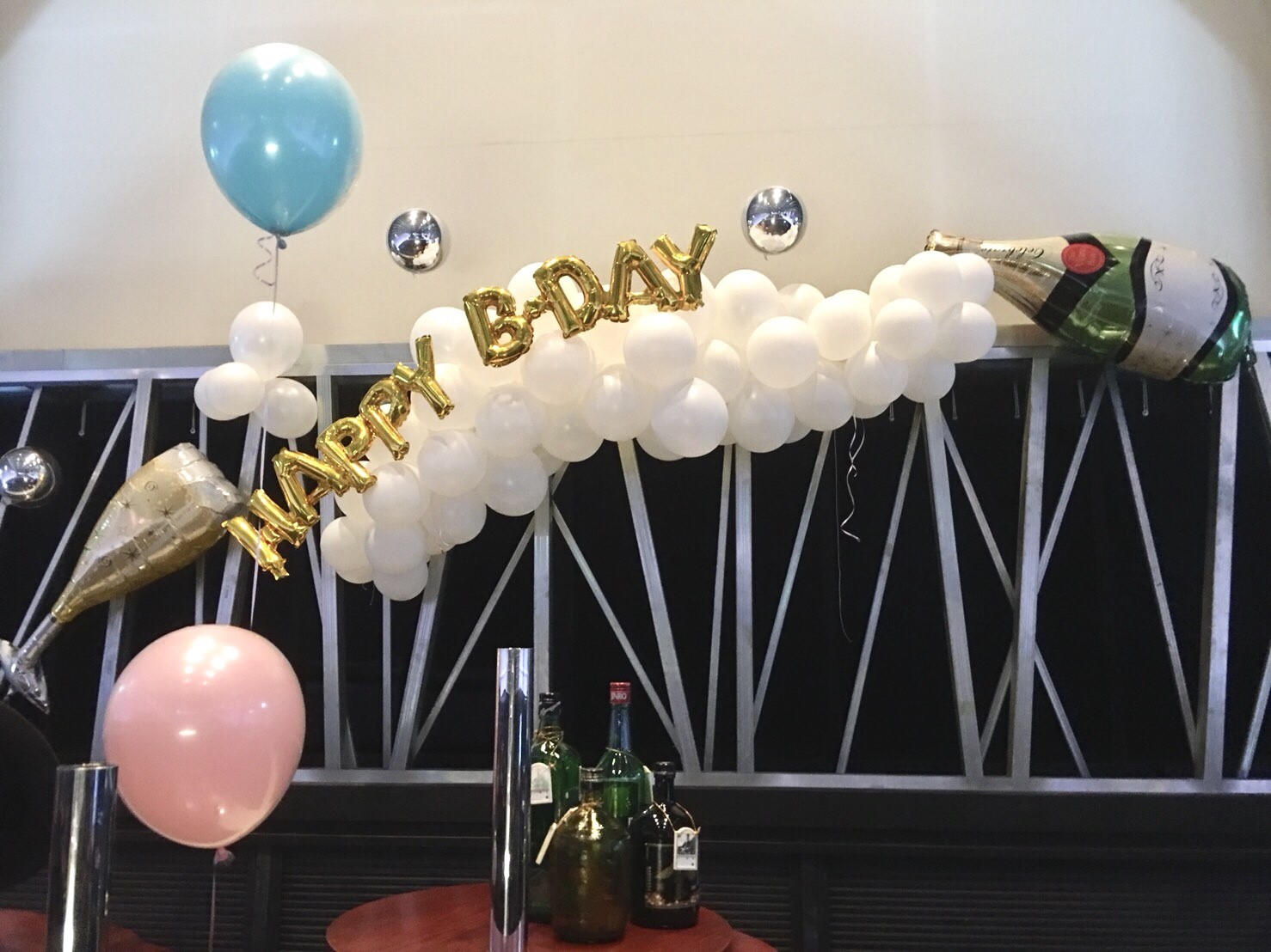 誕生日サプライズ・企業イベント・パーティー | Balloon Entertainment